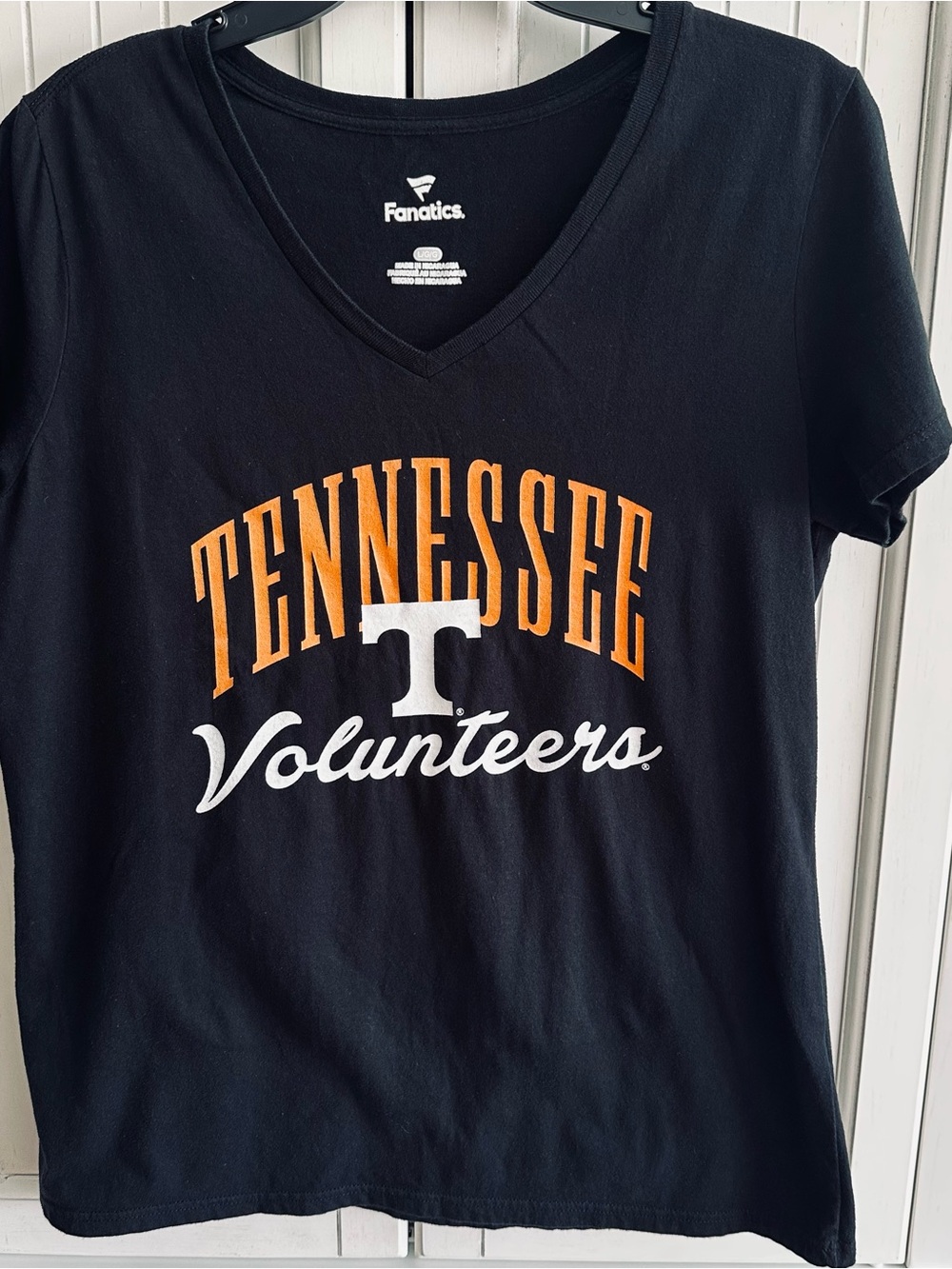 Women’s Fanatics Tennessee Volunteers Black V-Neck Tee Size L
